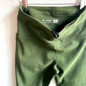 MPG women’s small forest green yoga pants